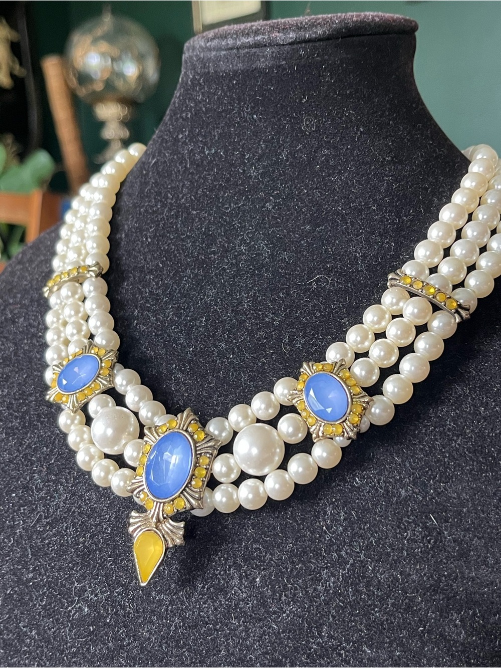 Vintage Faux Pearl Blue Yellow Baroque Statement Necklace Regency Hollywood - Picture 3 of 5